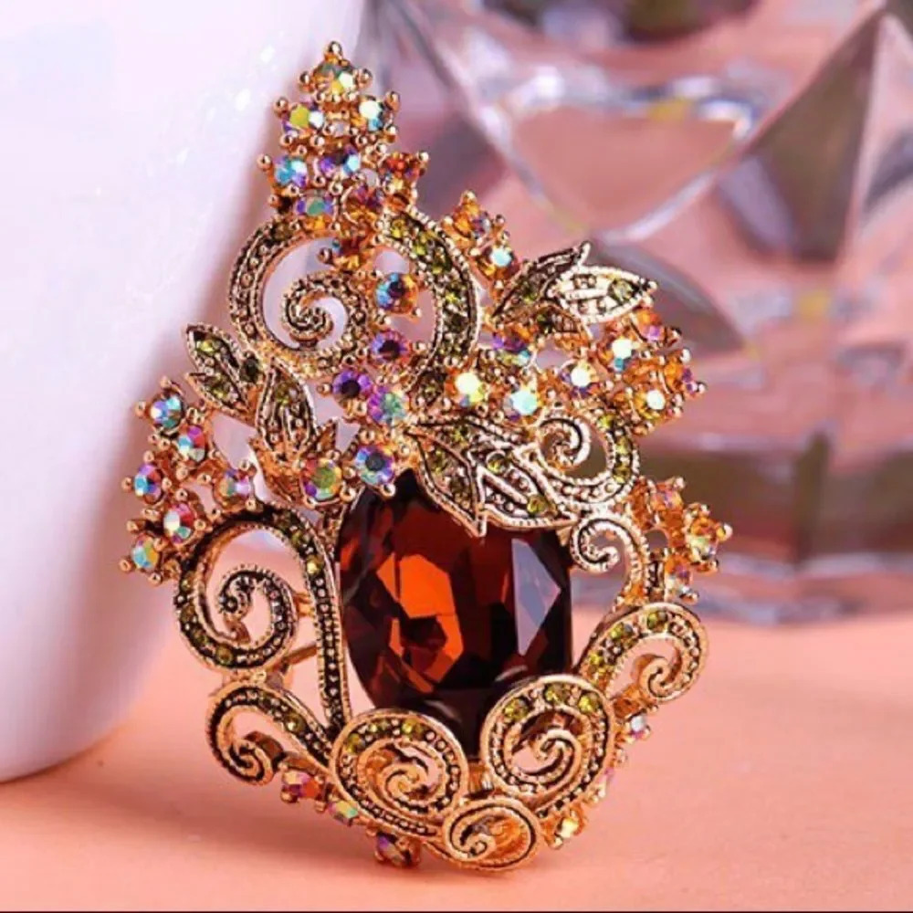 Vq Large Peacock Crystal Brooch 23$